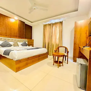 Hotel The Glory Near Delhi International Airport, New Delhi